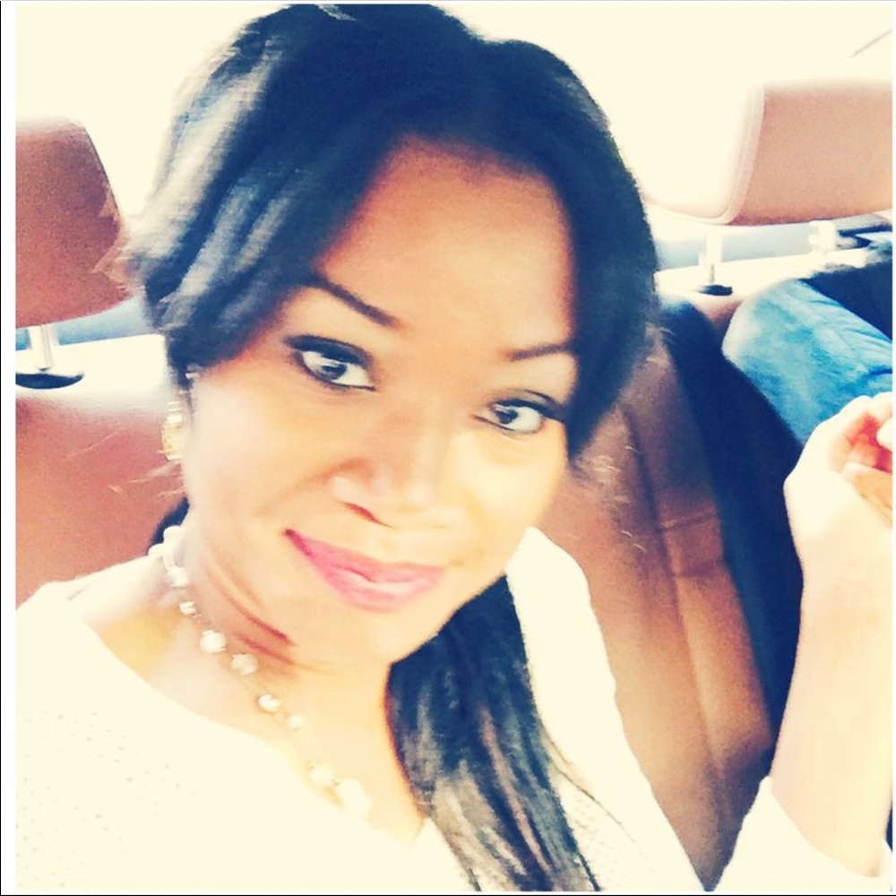 Meet your Posher, Lorie